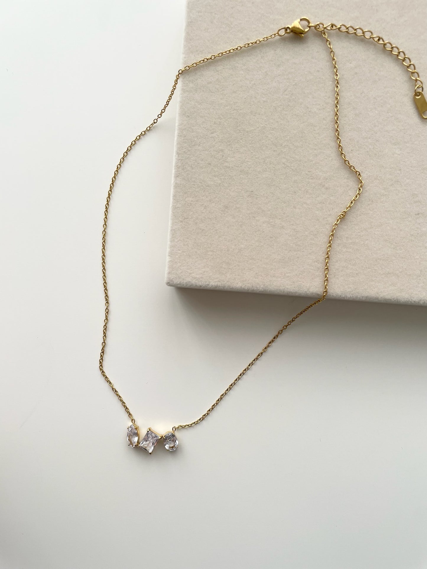 gn845 Gem necklace