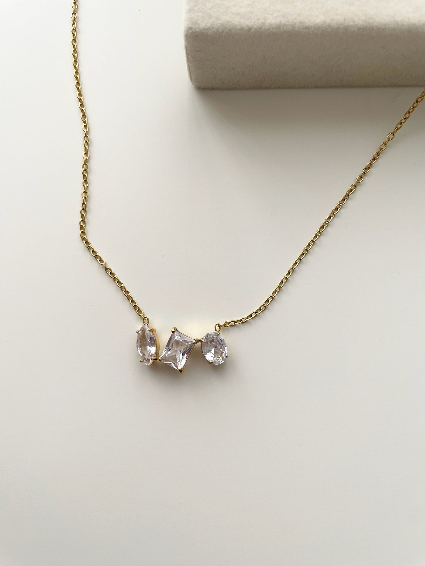 gn845 Gem necklace