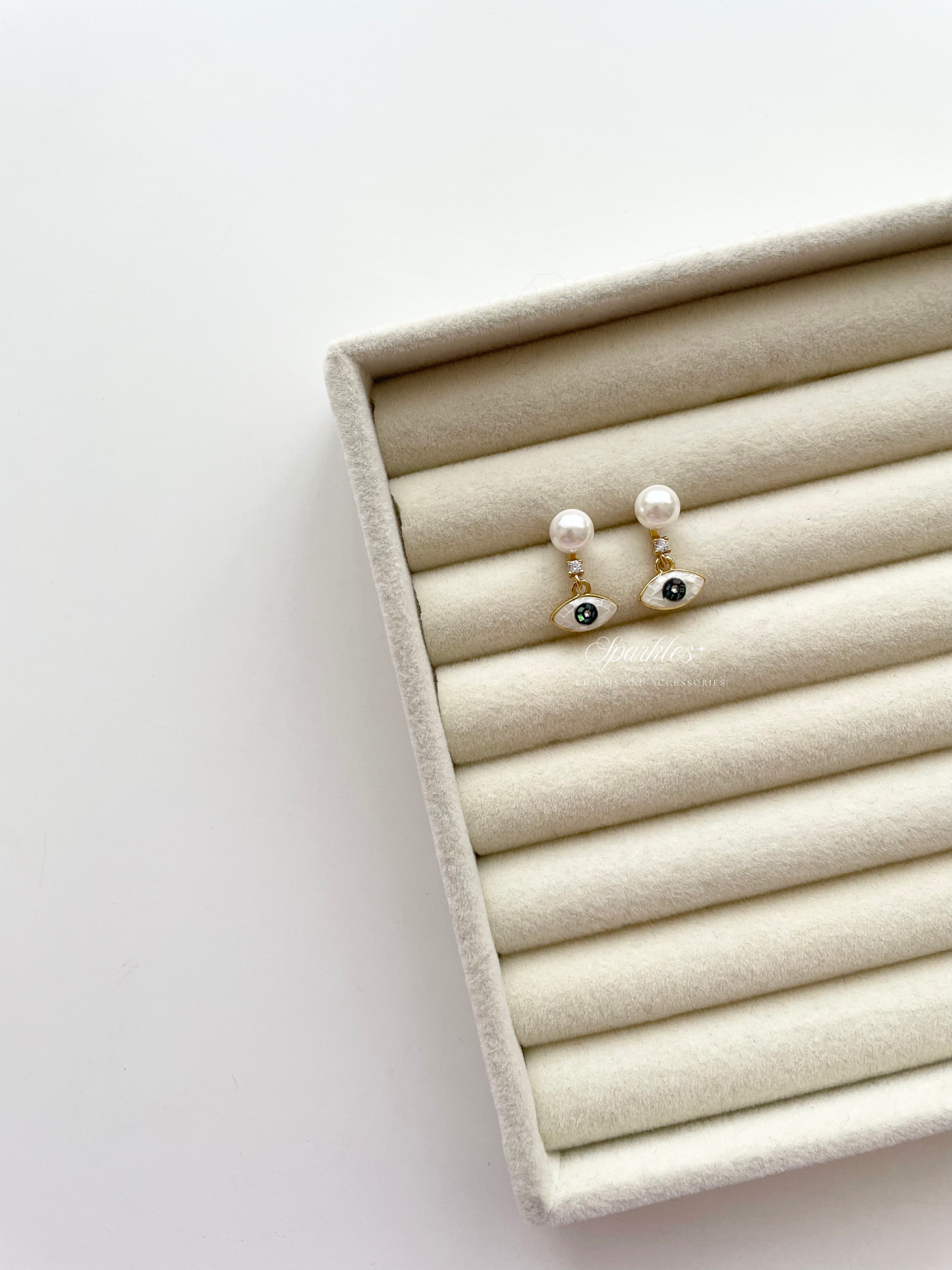 ce84 White Mosaic Dangling Earrings