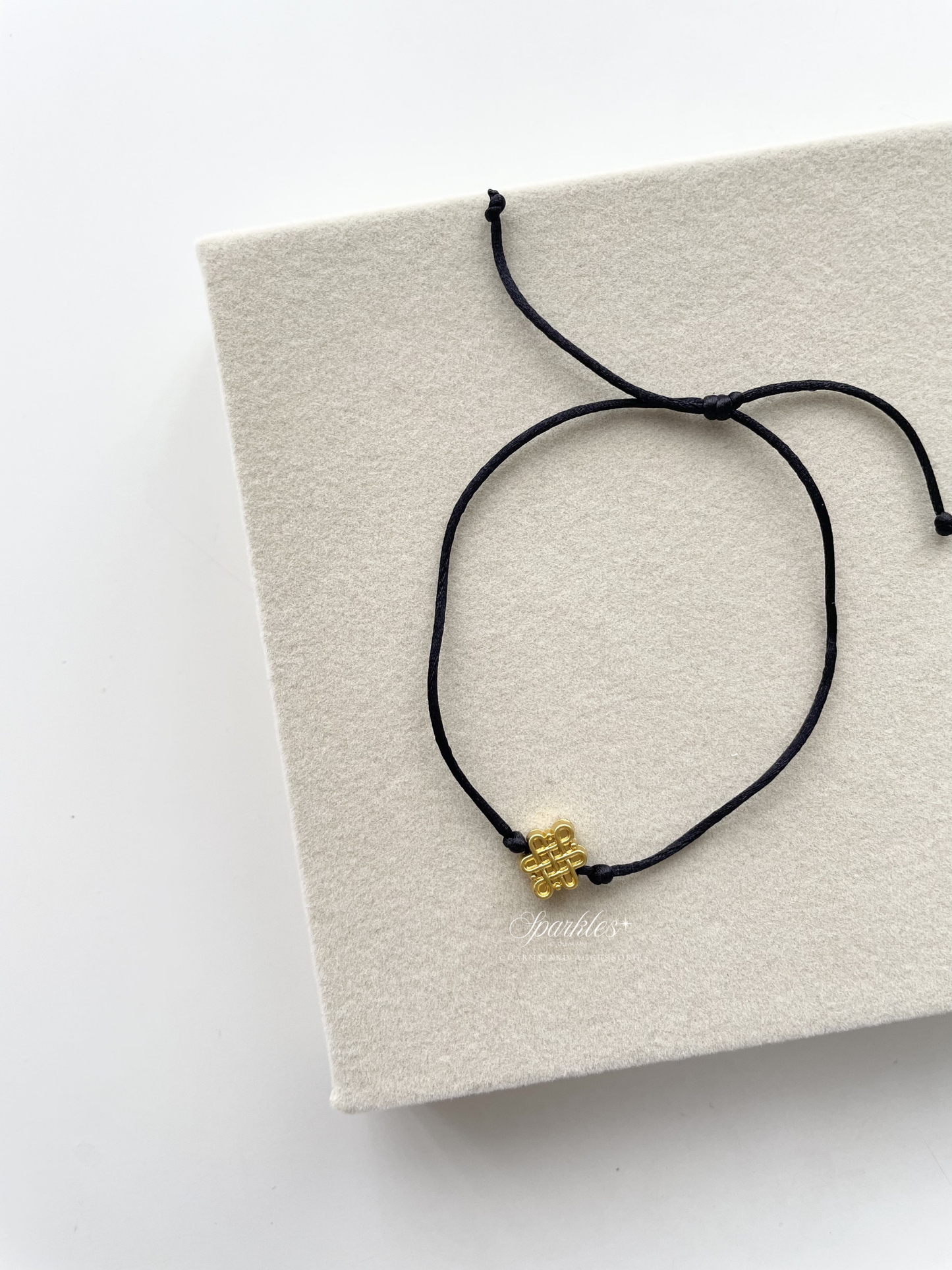 Black String Mystic Knot Bracelet (Freesize)