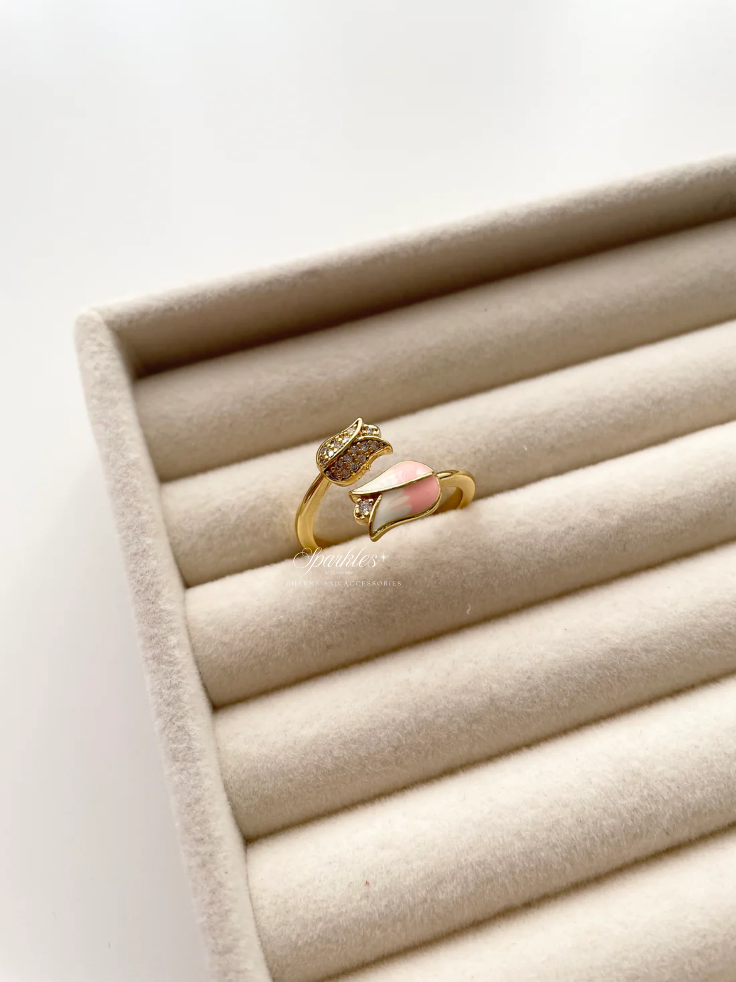 gr760 Tulip gold ring