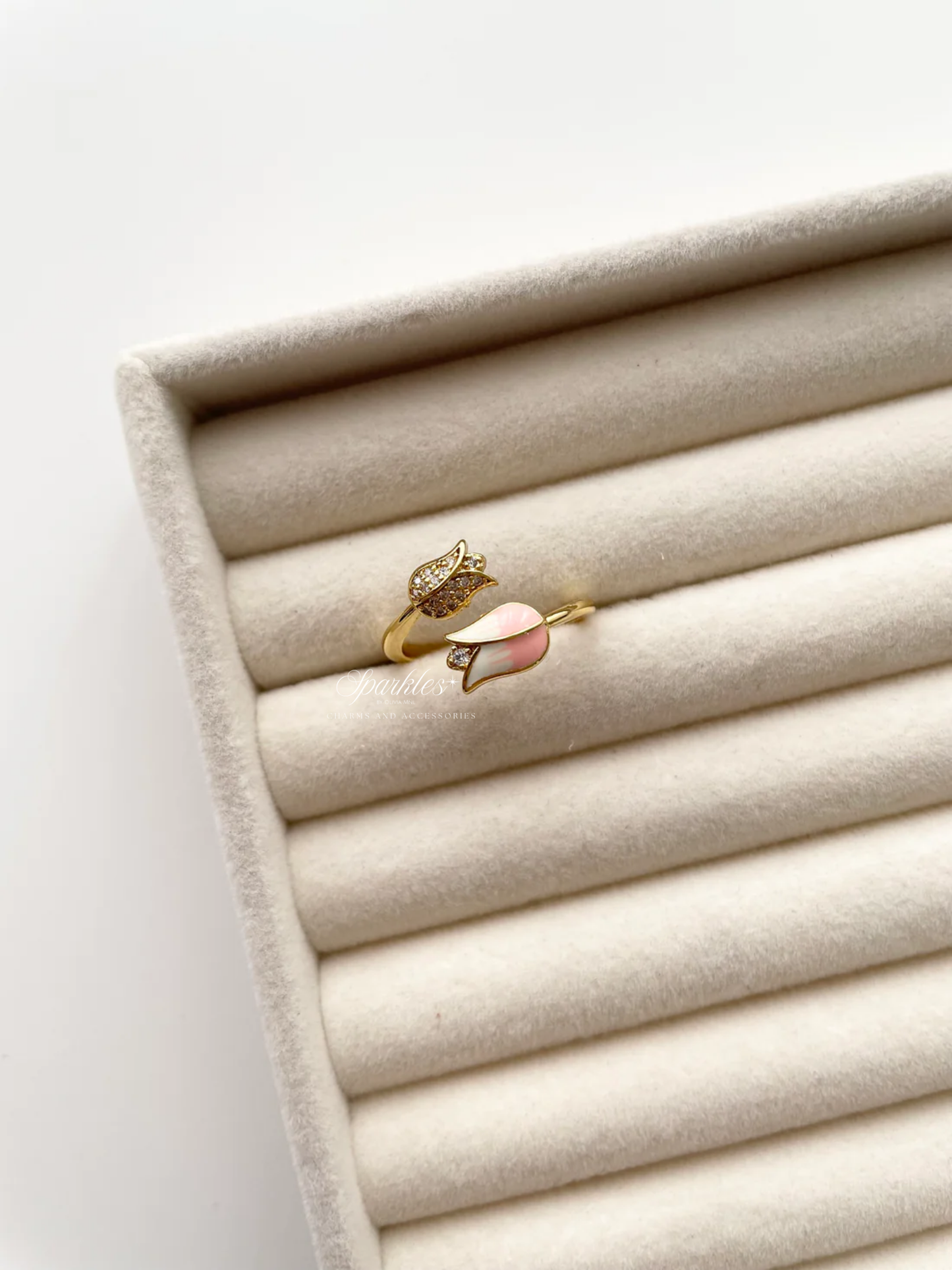 gr760 Tulip gold ring