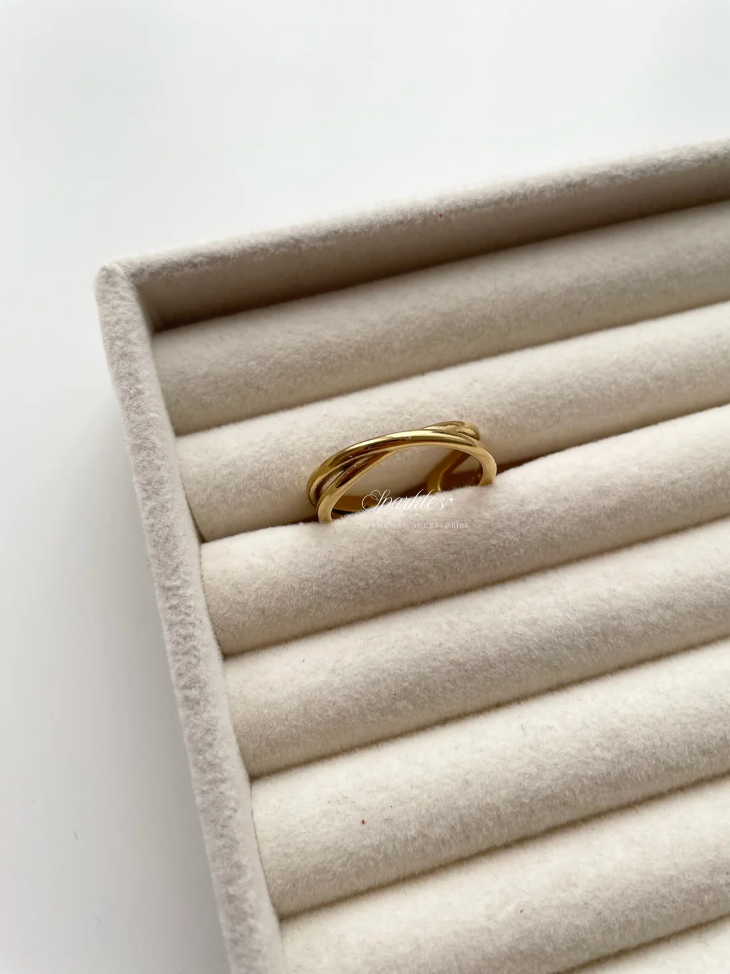 gr802 gold ring