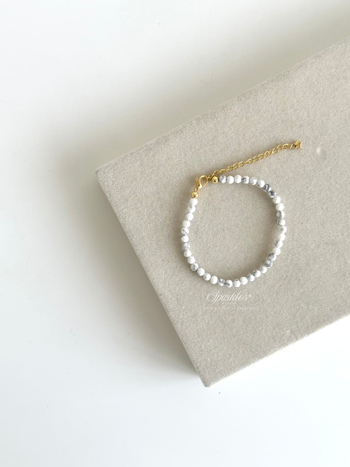 Sparkles7 Howlite Faceted Beads Bracelet w/ Extender