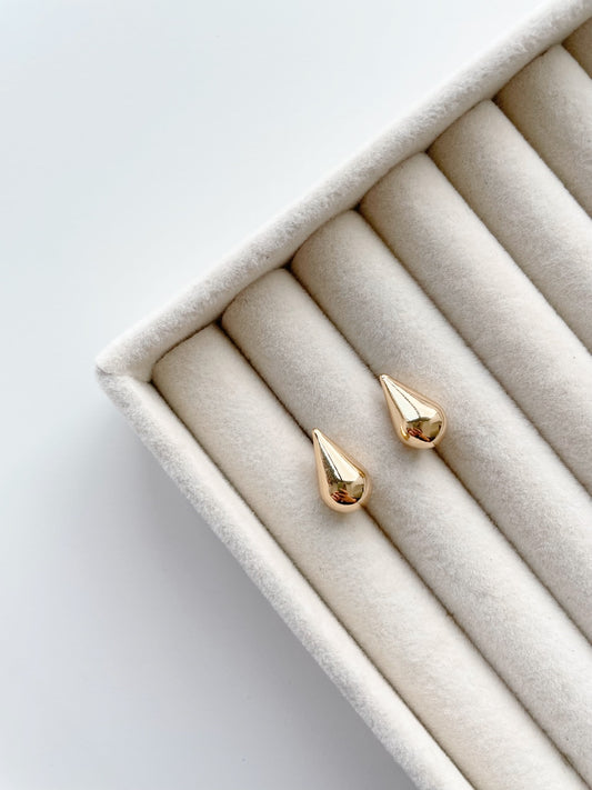 Mini Teardrop gold earrings