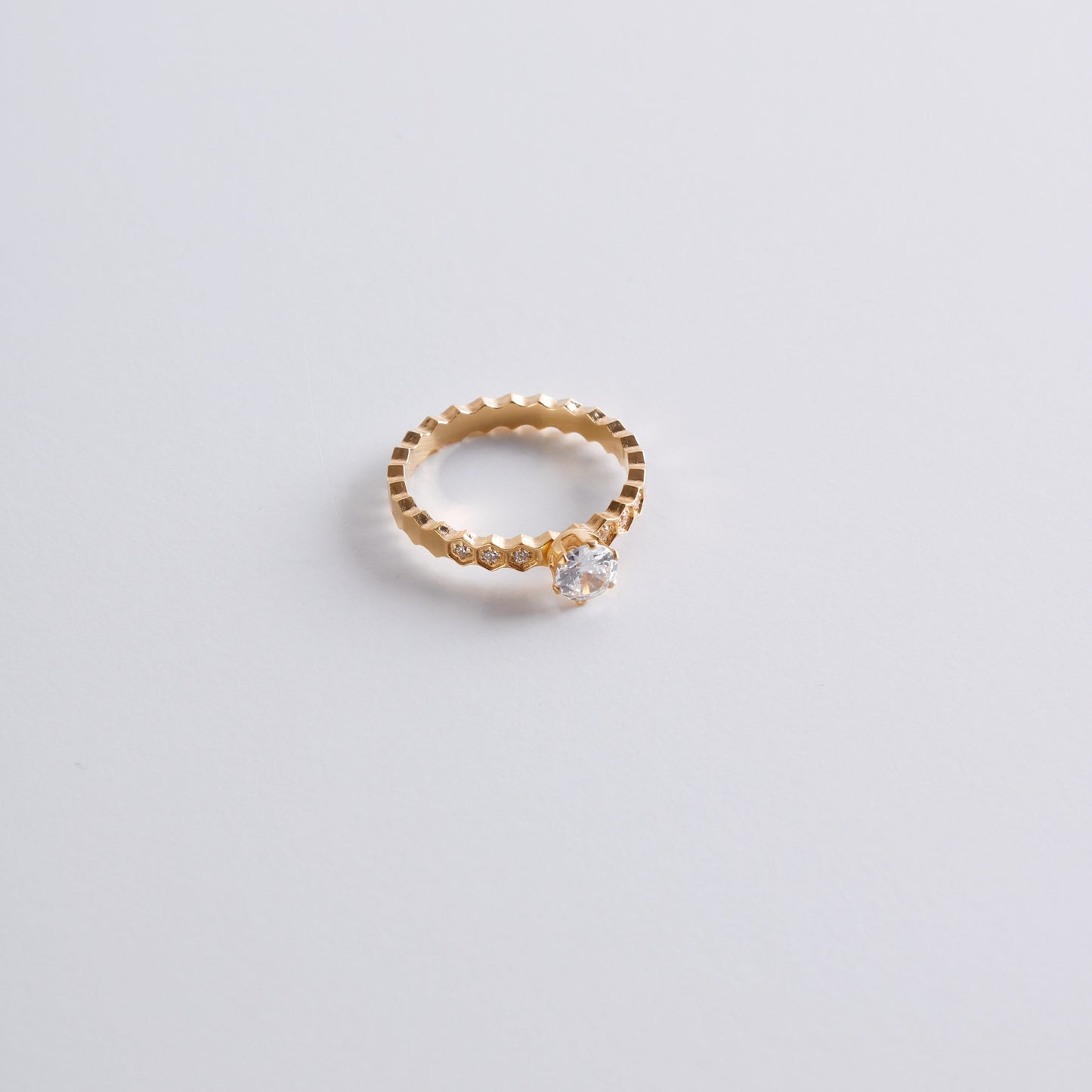 Beehive With Stone Gold Ring