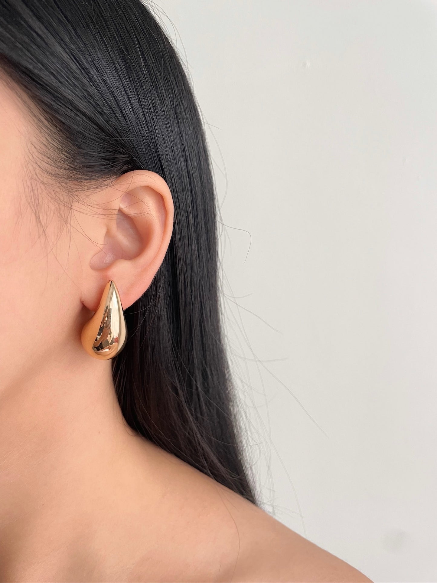 Teardrop earrings collection