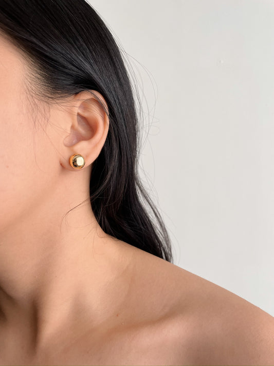 Jam gold stud earrings