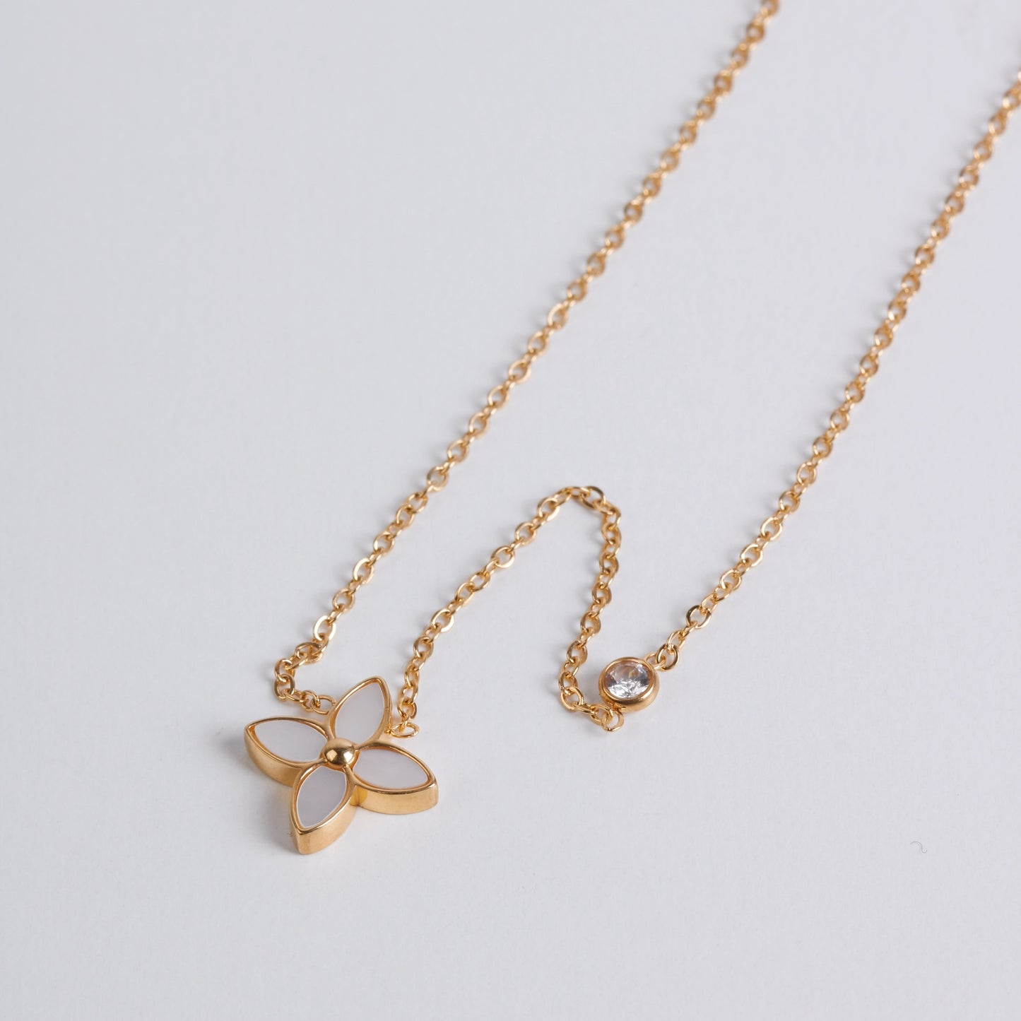 Flower Necklace In Gold