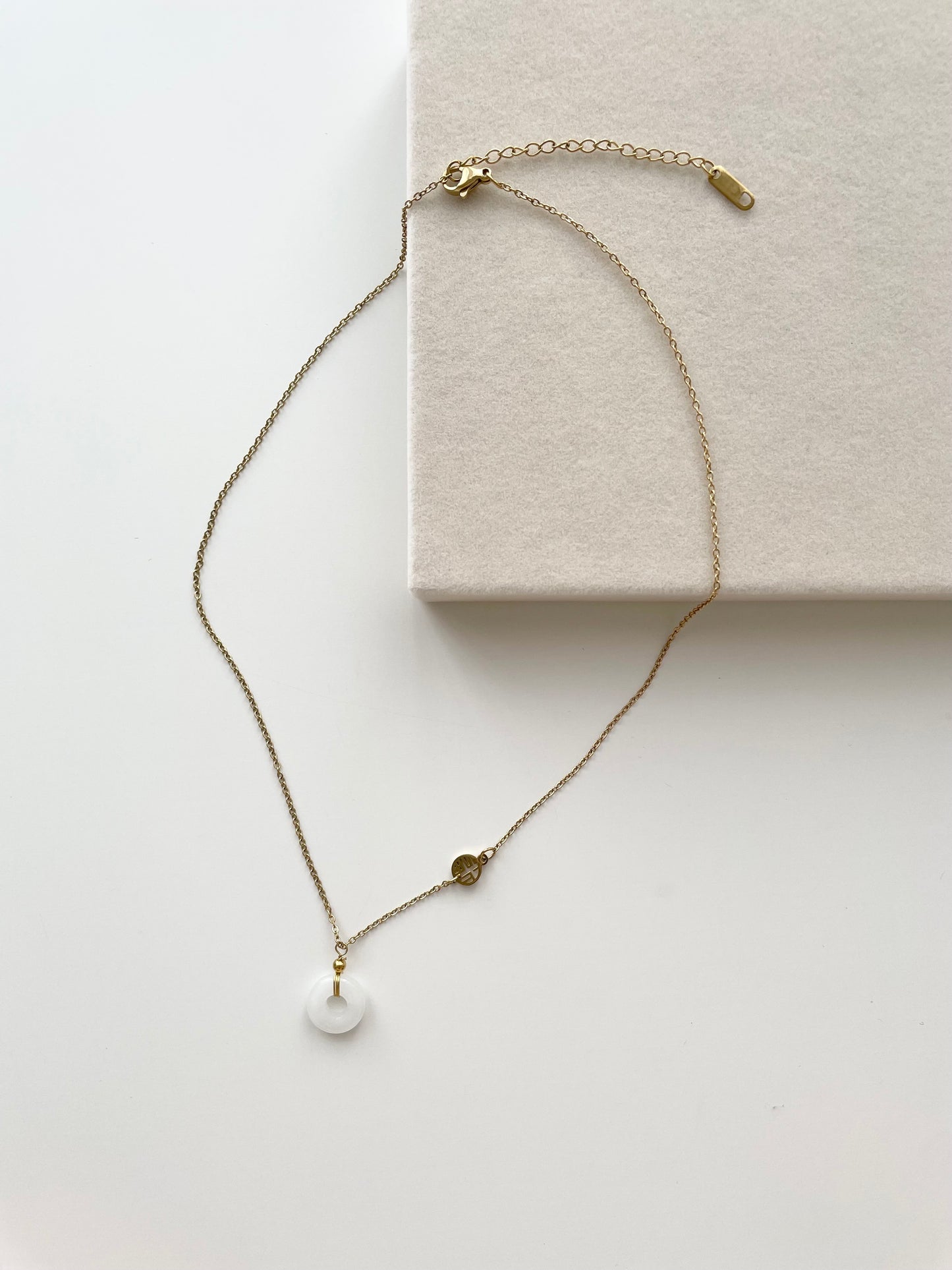 gn810 White jade necklace