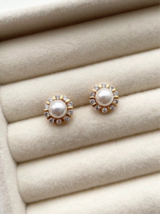 ge1454 Pearl stud earrings