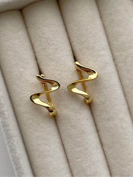 ge1390 wave gold earrings