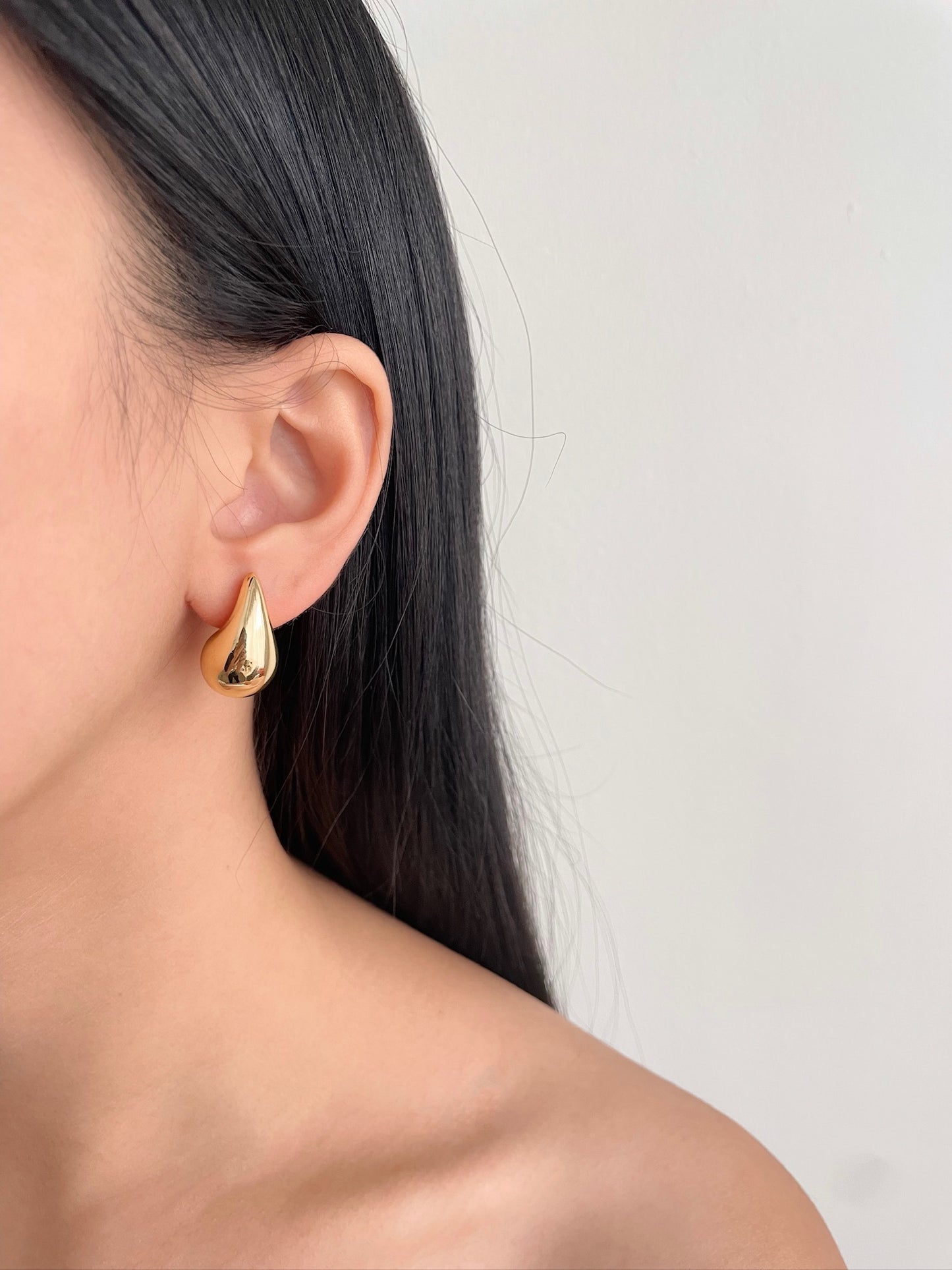 Teardrop earrings collection