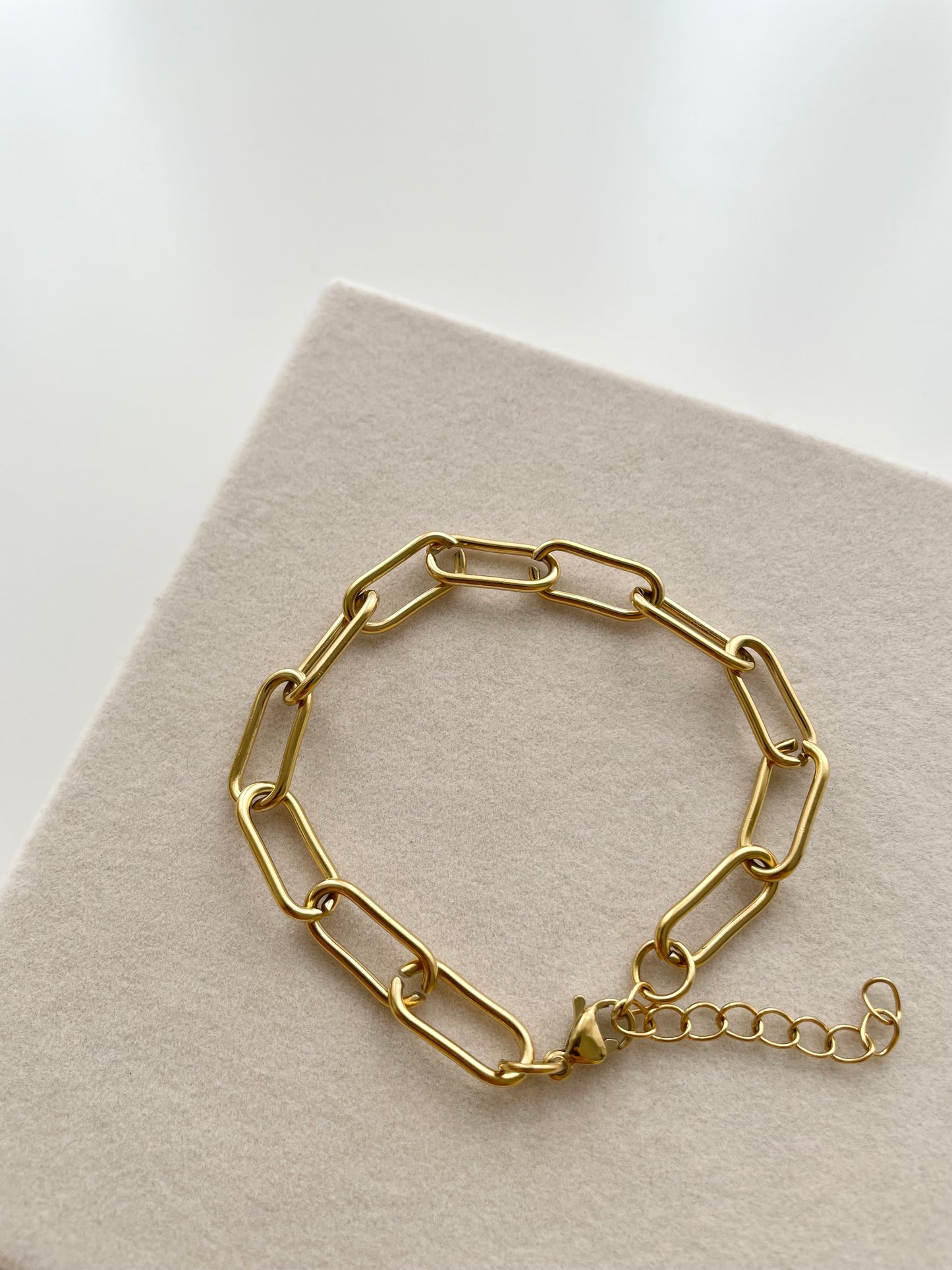 Madison paperclip gold bracelet