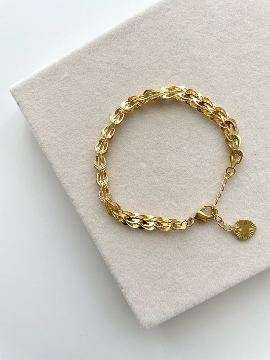 Jakie gold bracelet