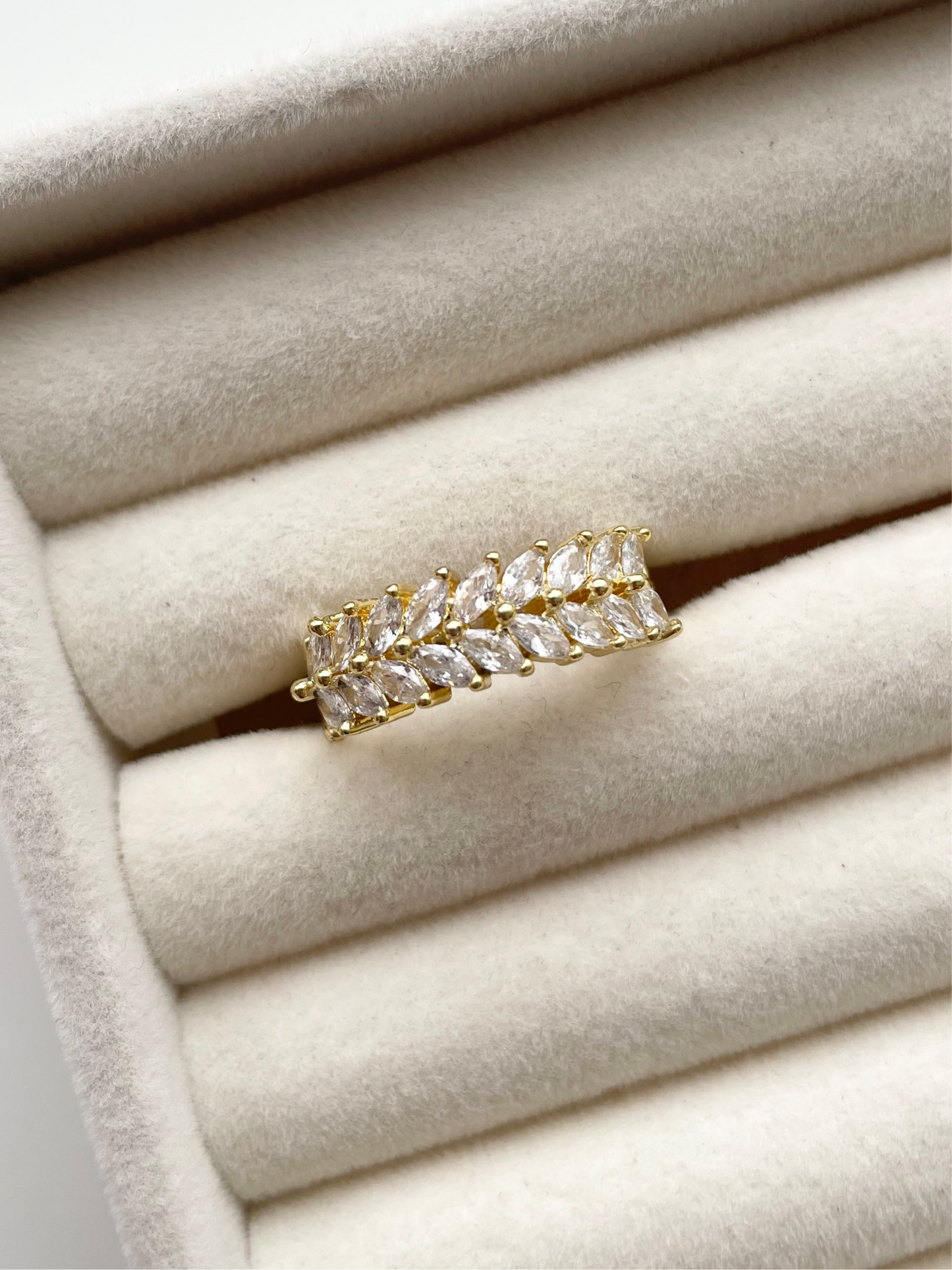 gr722 Eternity gold ring