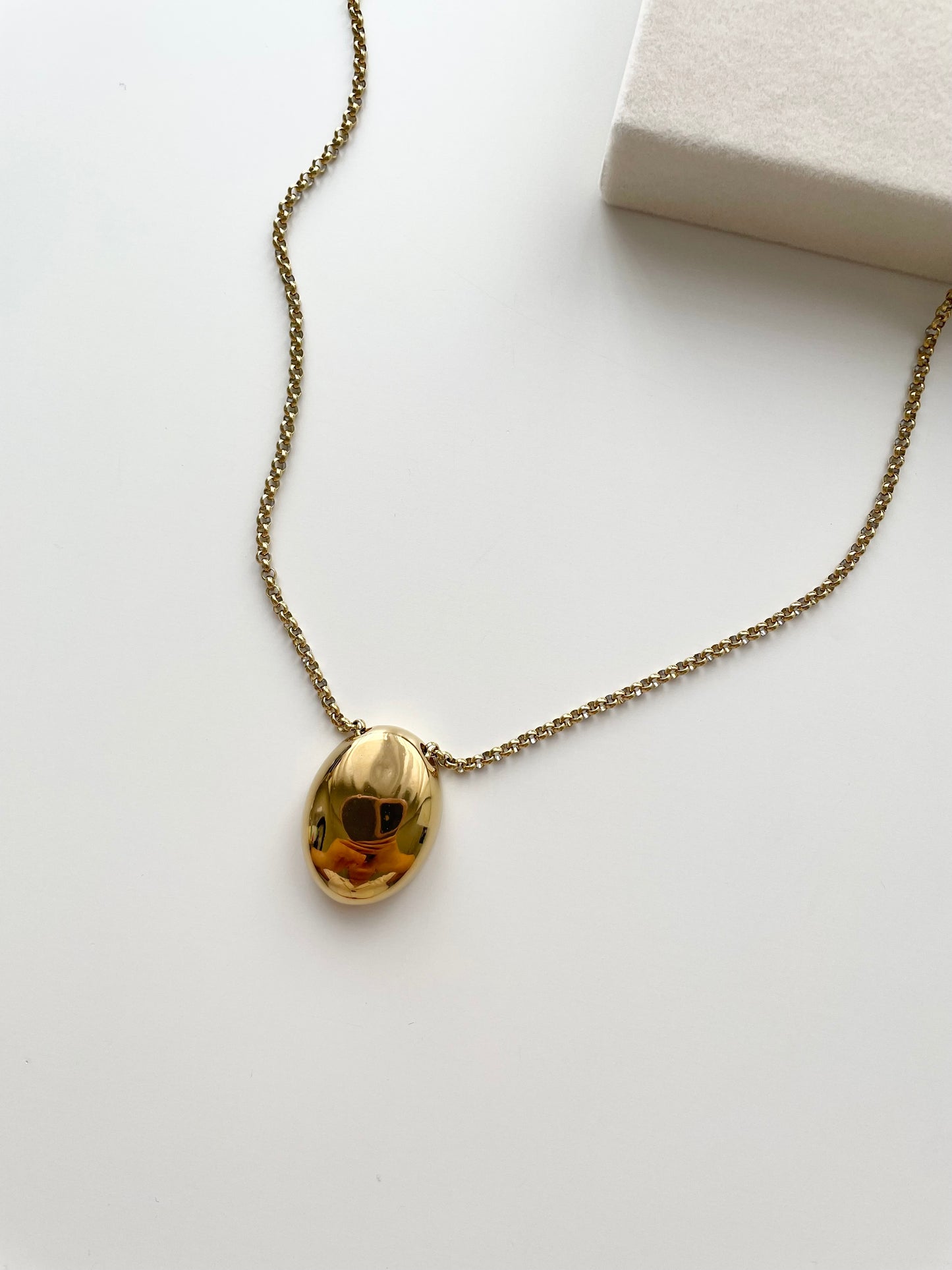 gn707 Long gold necklace