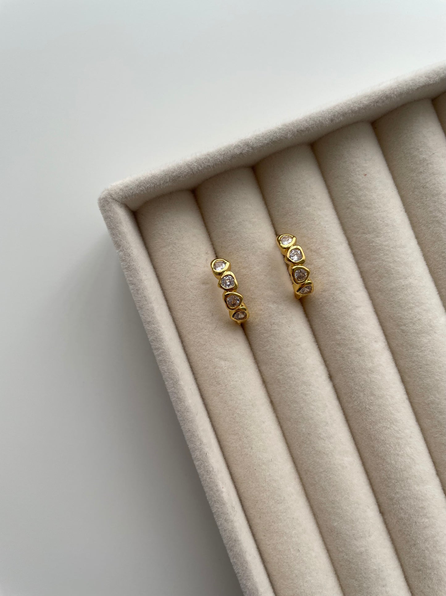 ge1414 gold hoop earrings