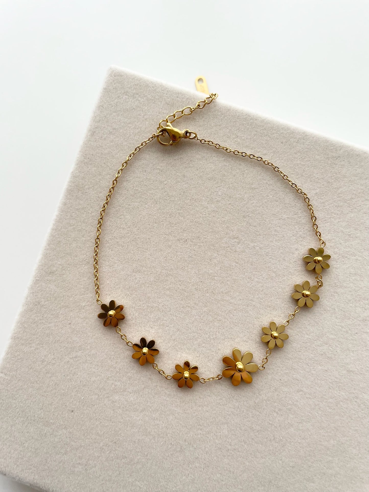 Flower anklet