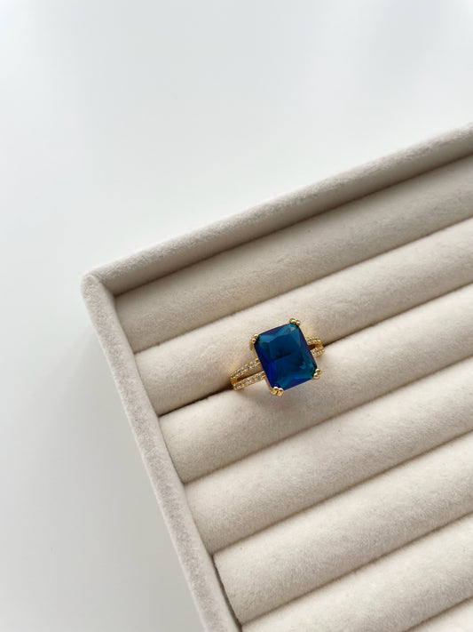 Sapphire rectangular stone ring