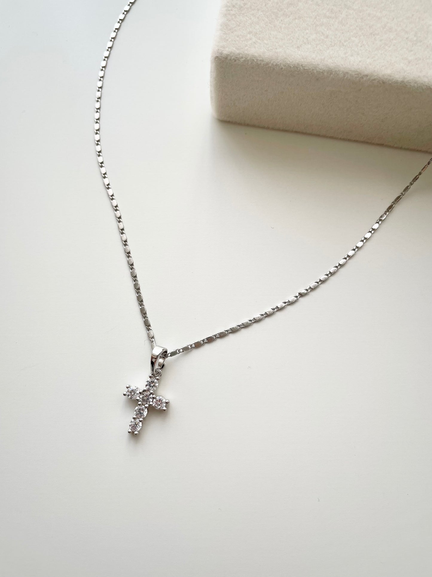 Sliver cross necklace