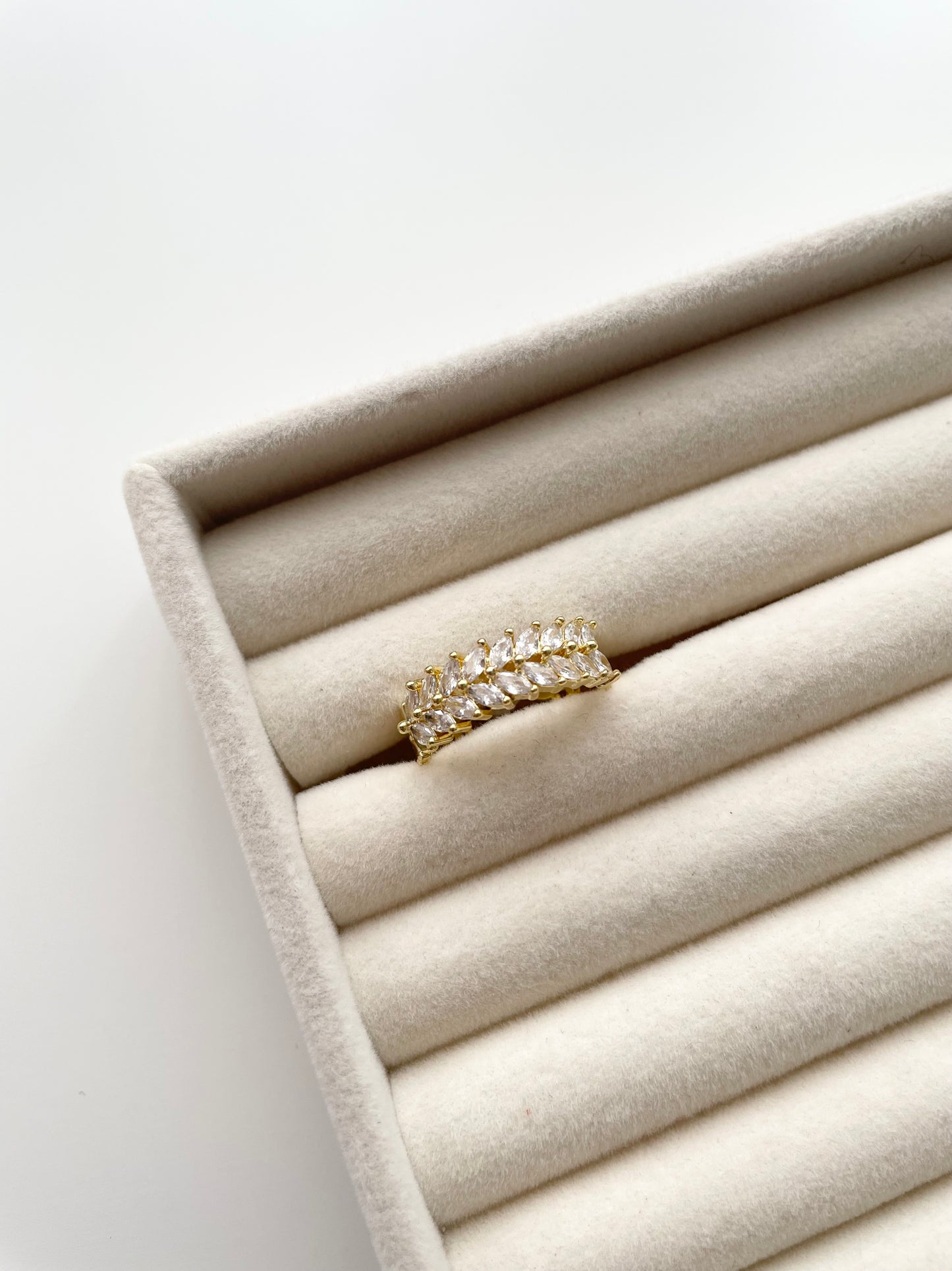 gr722 Eternity gold ring