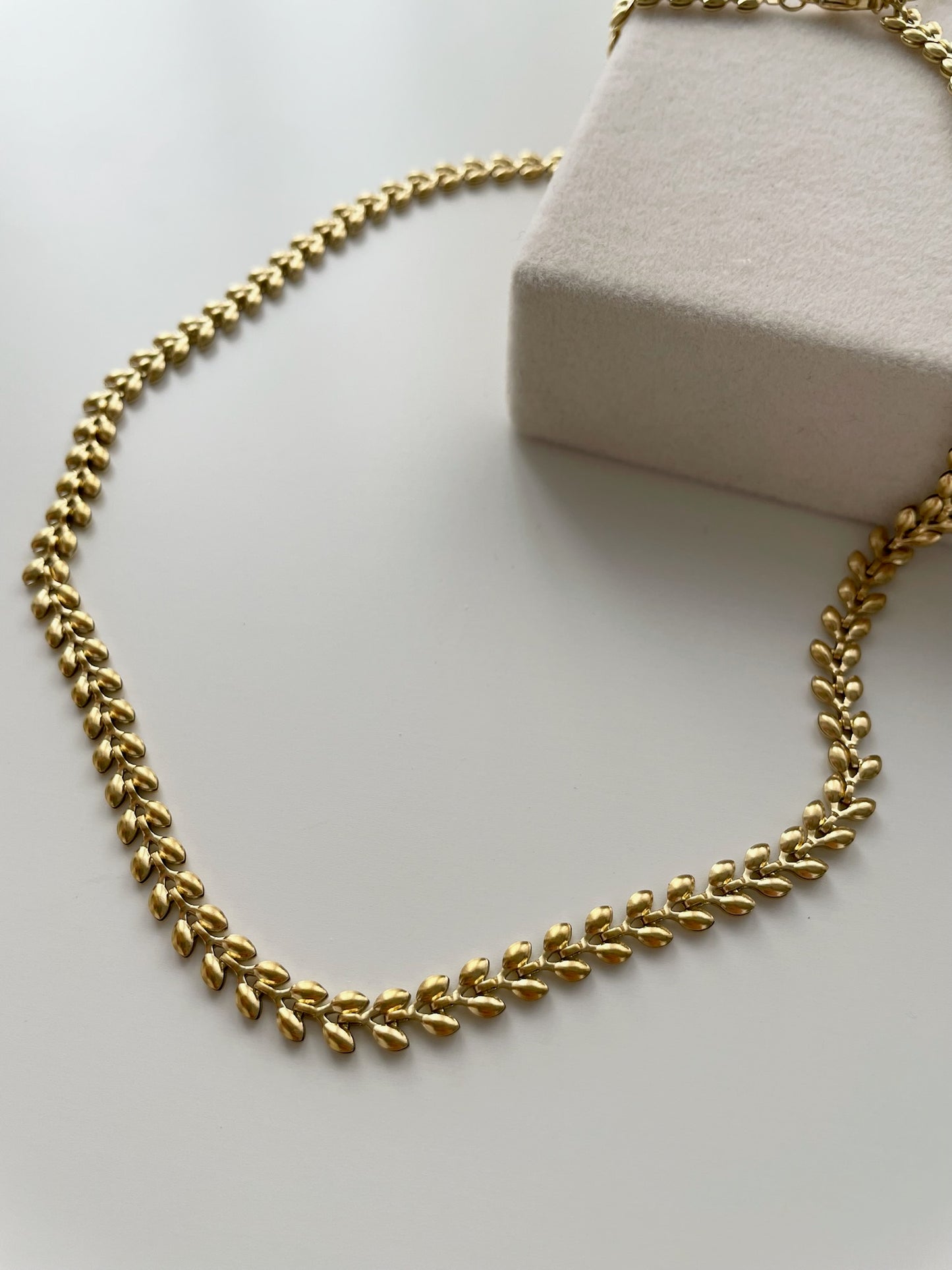 Jelly gold necklace