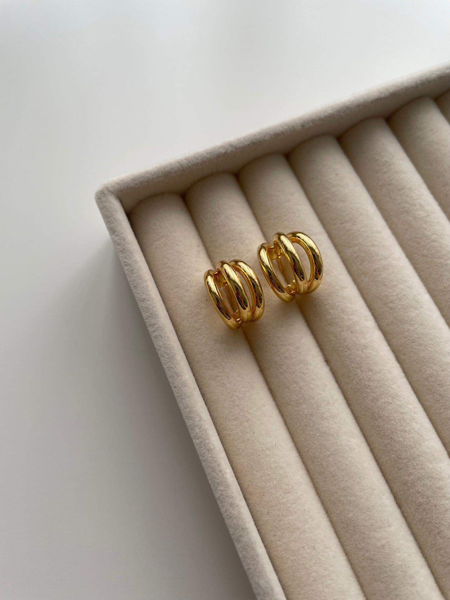 ge1439 gold earrings