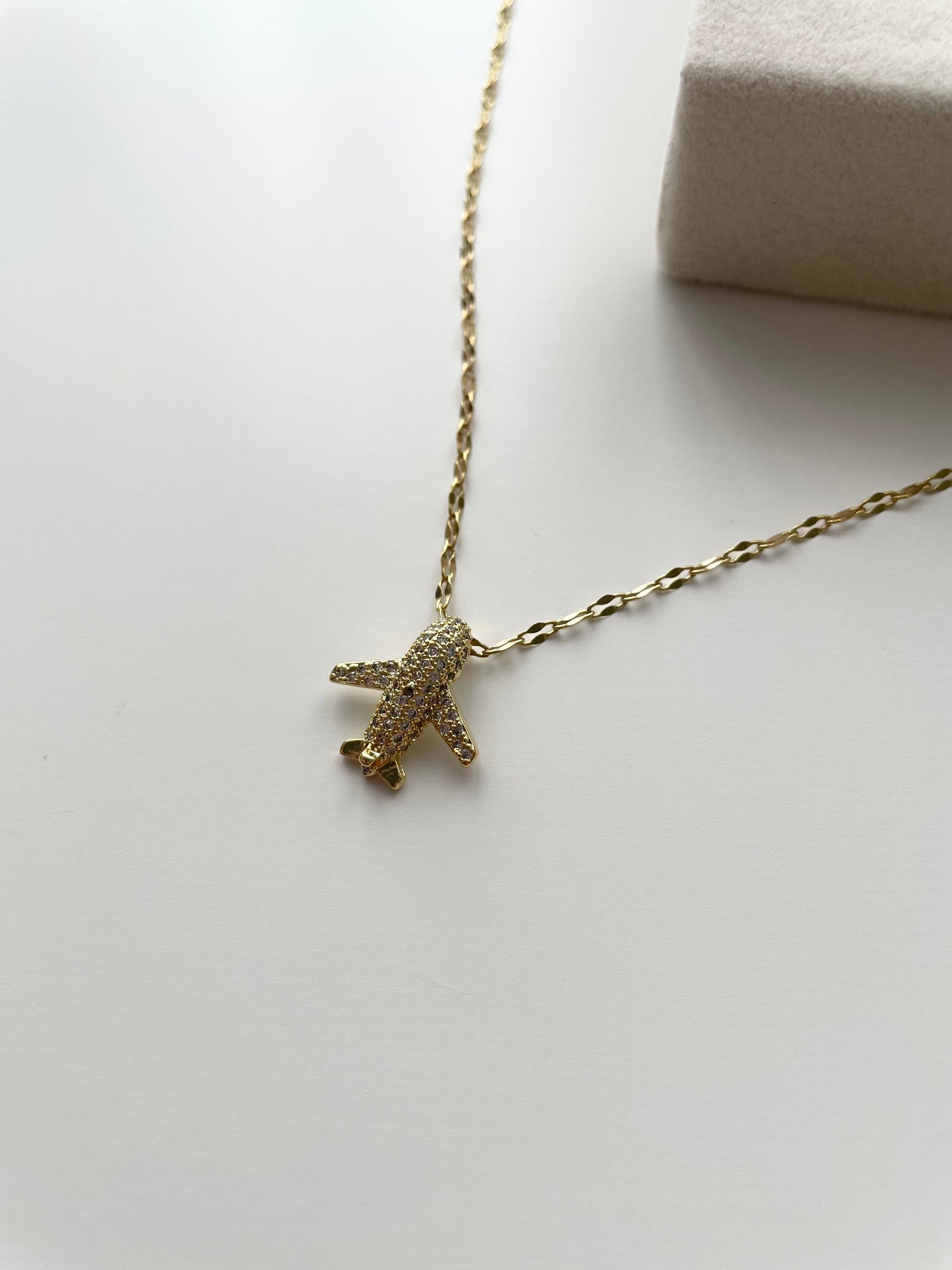 gn794 Plane gold necklace