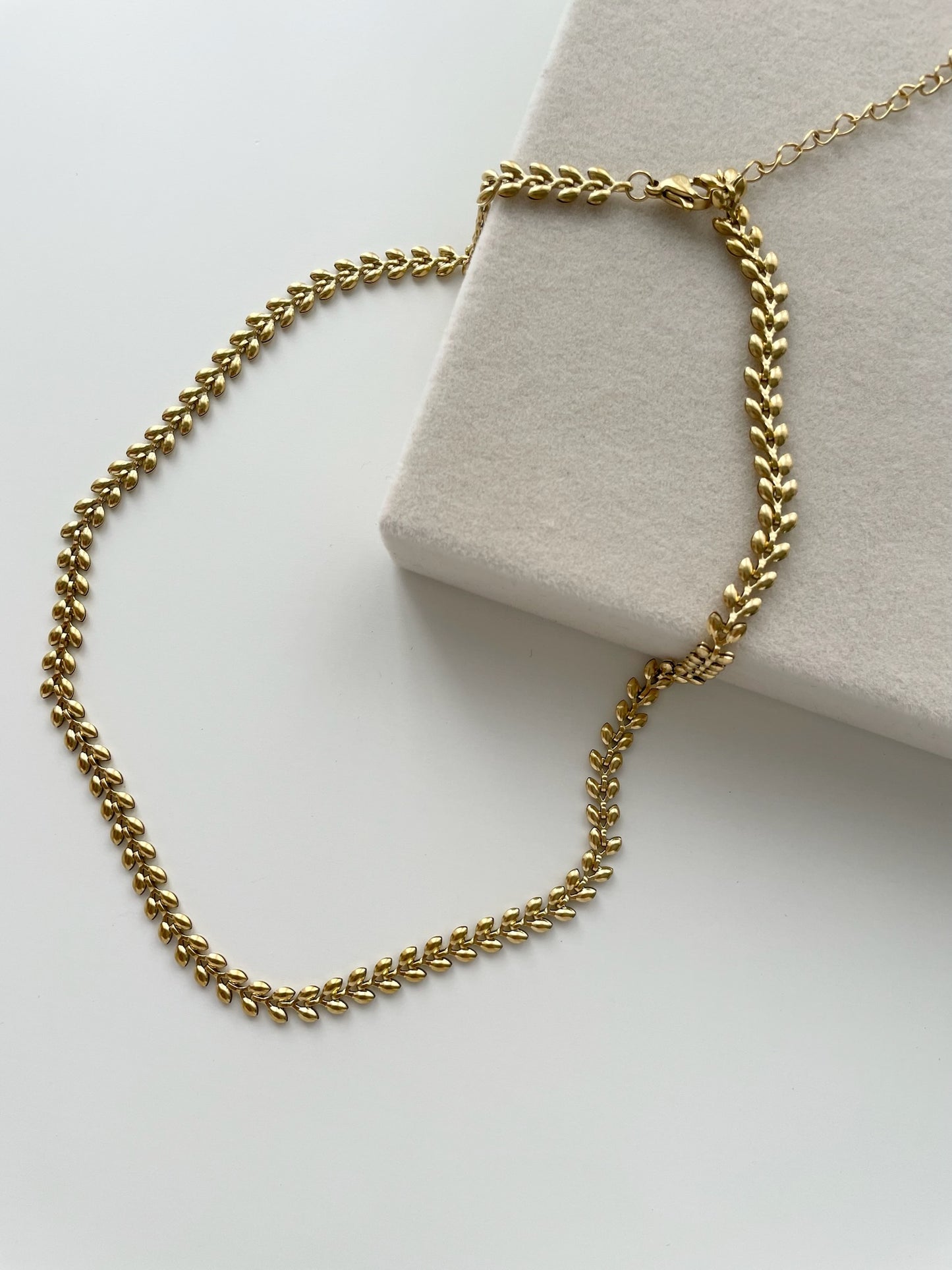 Jelly gold necklace