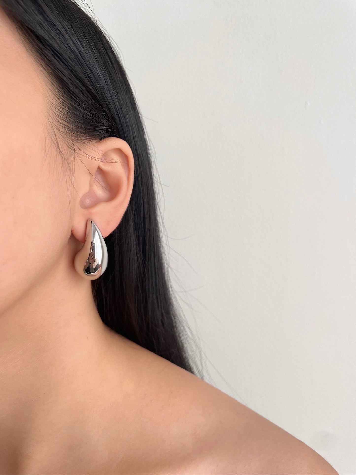 Teardrop earrings collection