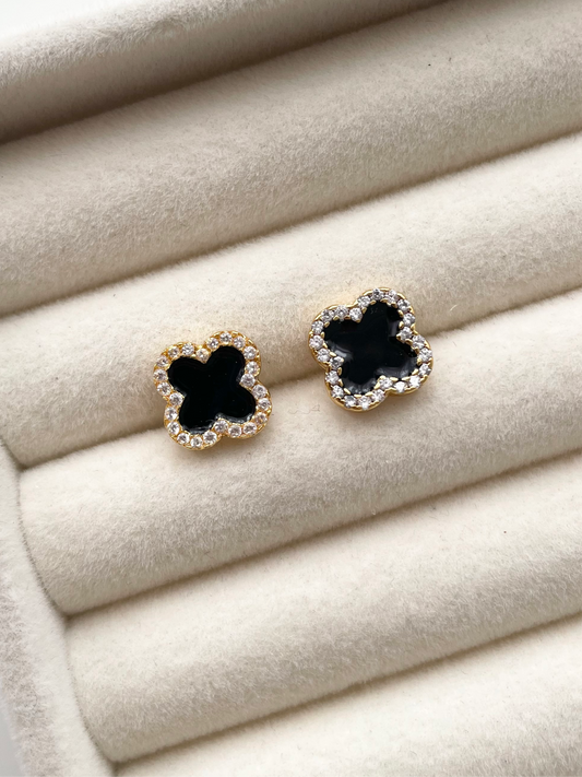 ge1452 Black clover stud earrings