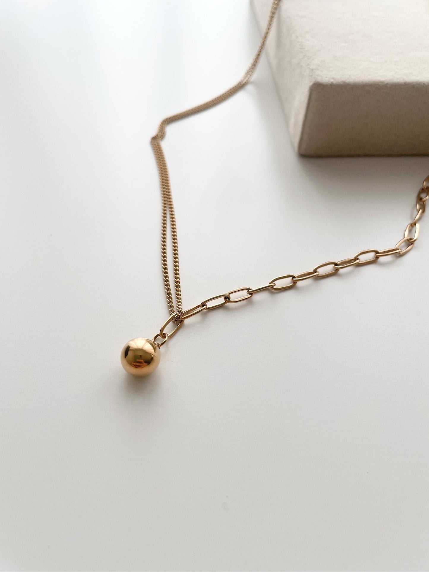 Ball Plain And Paperclip Gold Necklace