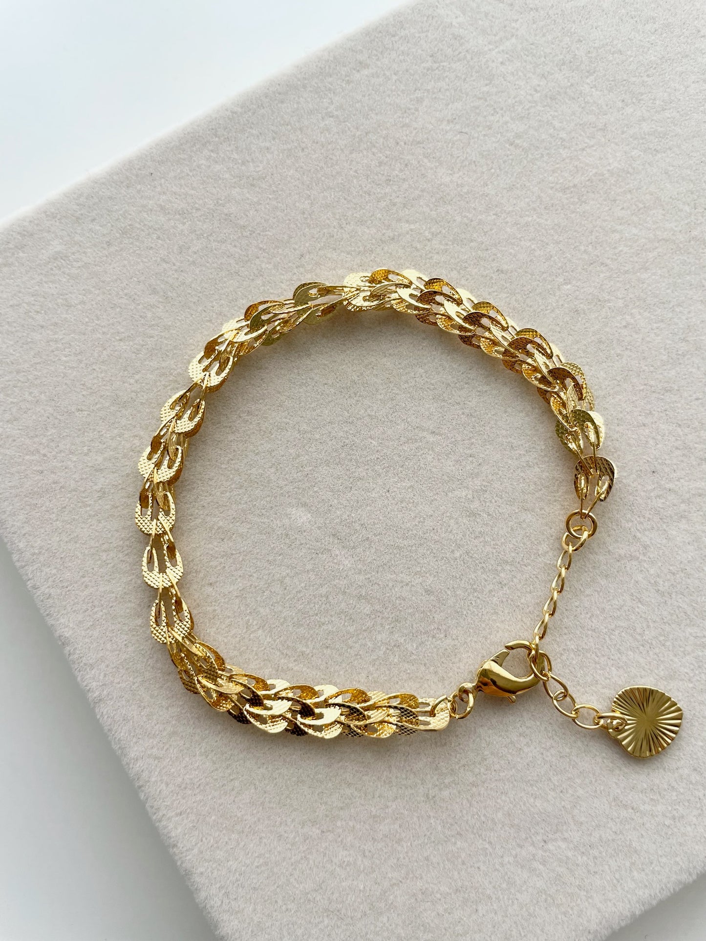 Jakie gold bracelet