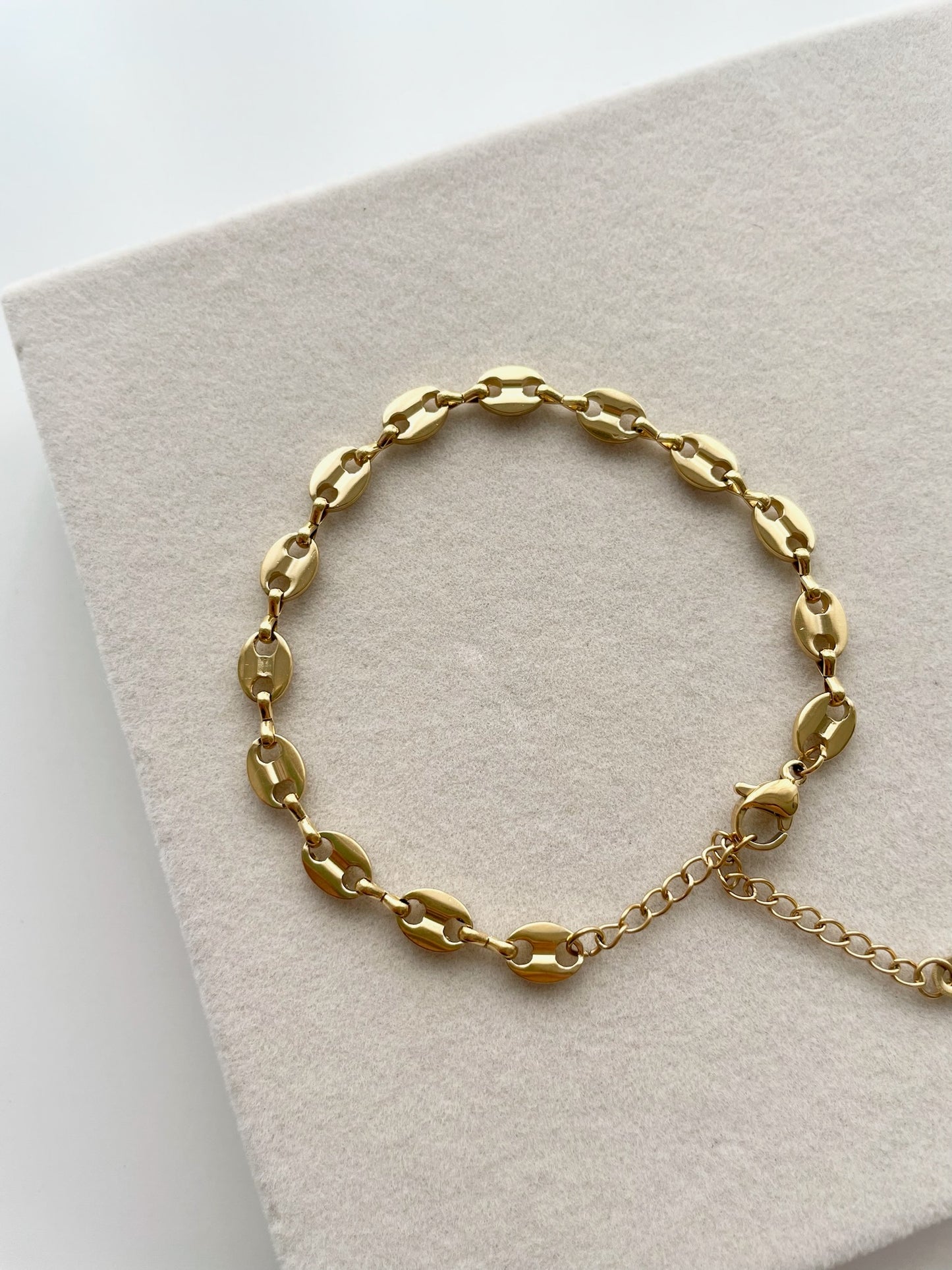 Yna Gold bracelet