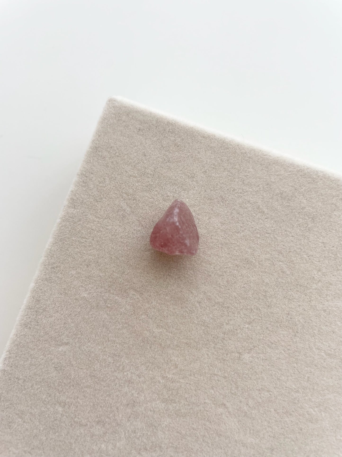 sgem7 Strawberry quartz