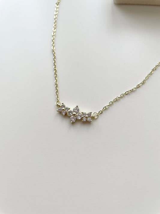 gn803 dainty flower necklace