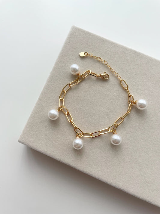 Elena pearl bracelet