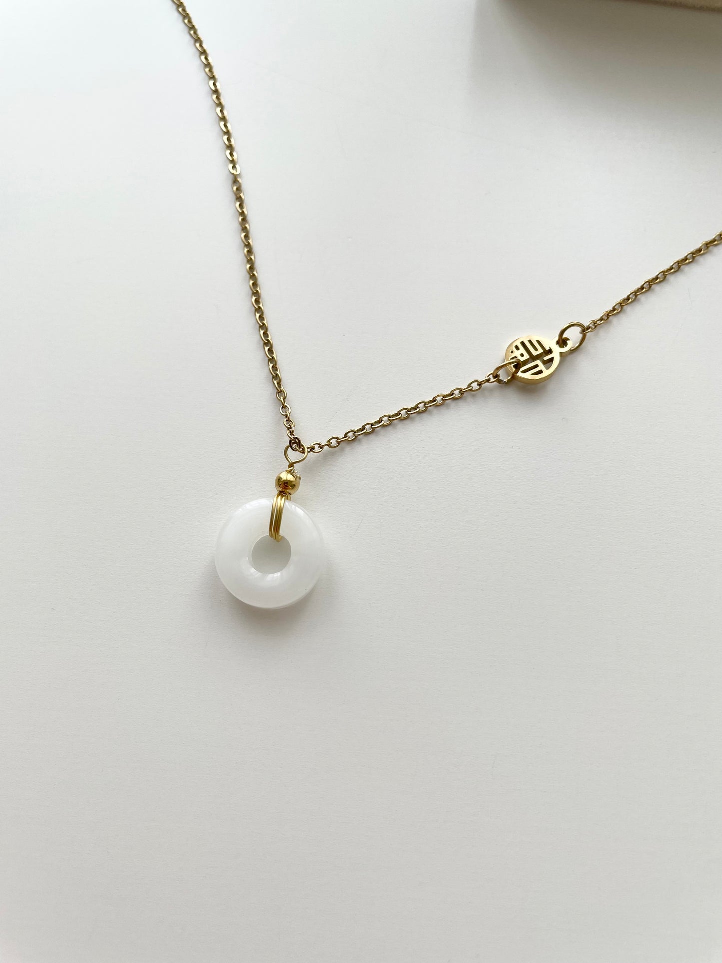 gn810 White jade necklace