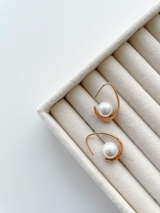 Olga pearl earrings