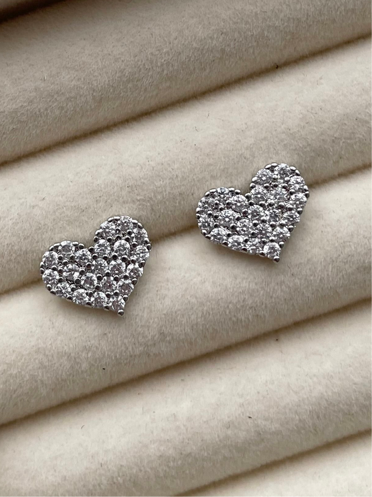 ge1444 silver heart stud