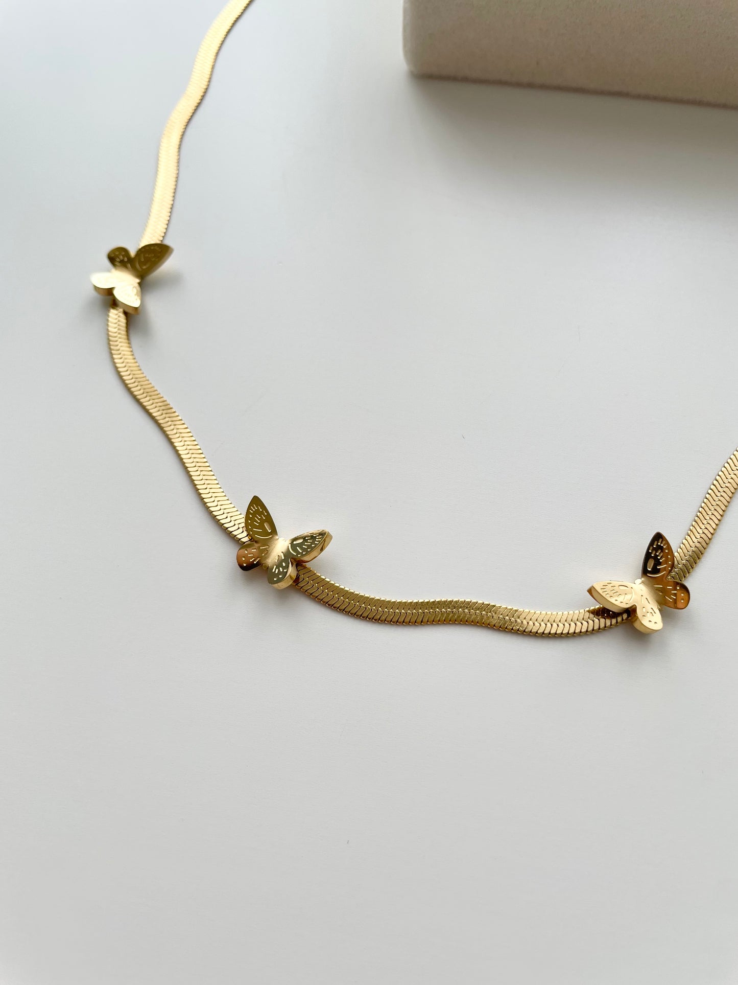 gn746 Butterfly gold necklace