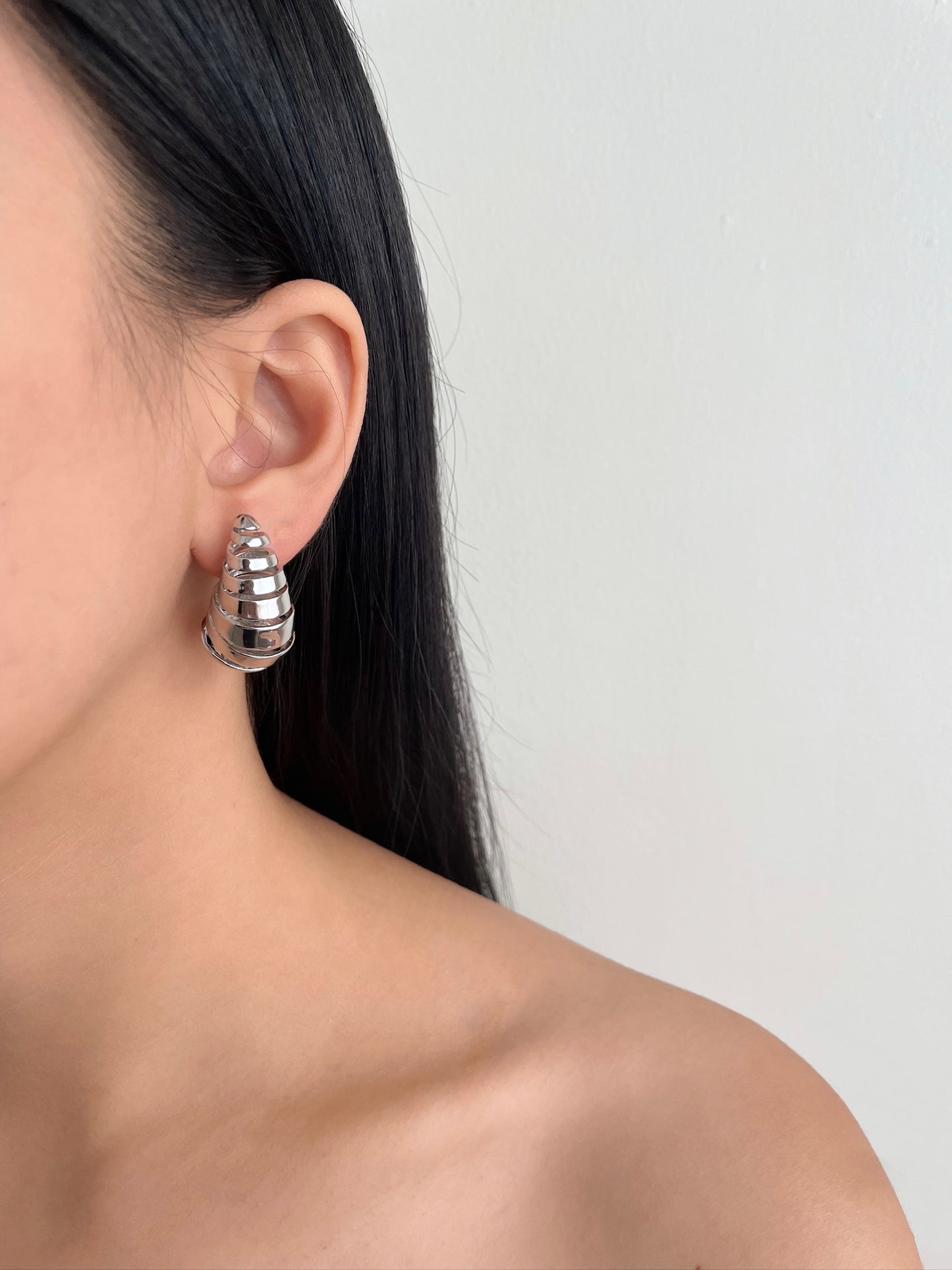 Teardrop earrings collection