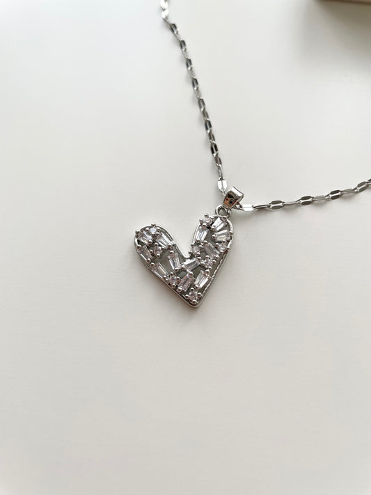 gn756 Silver heart necklace