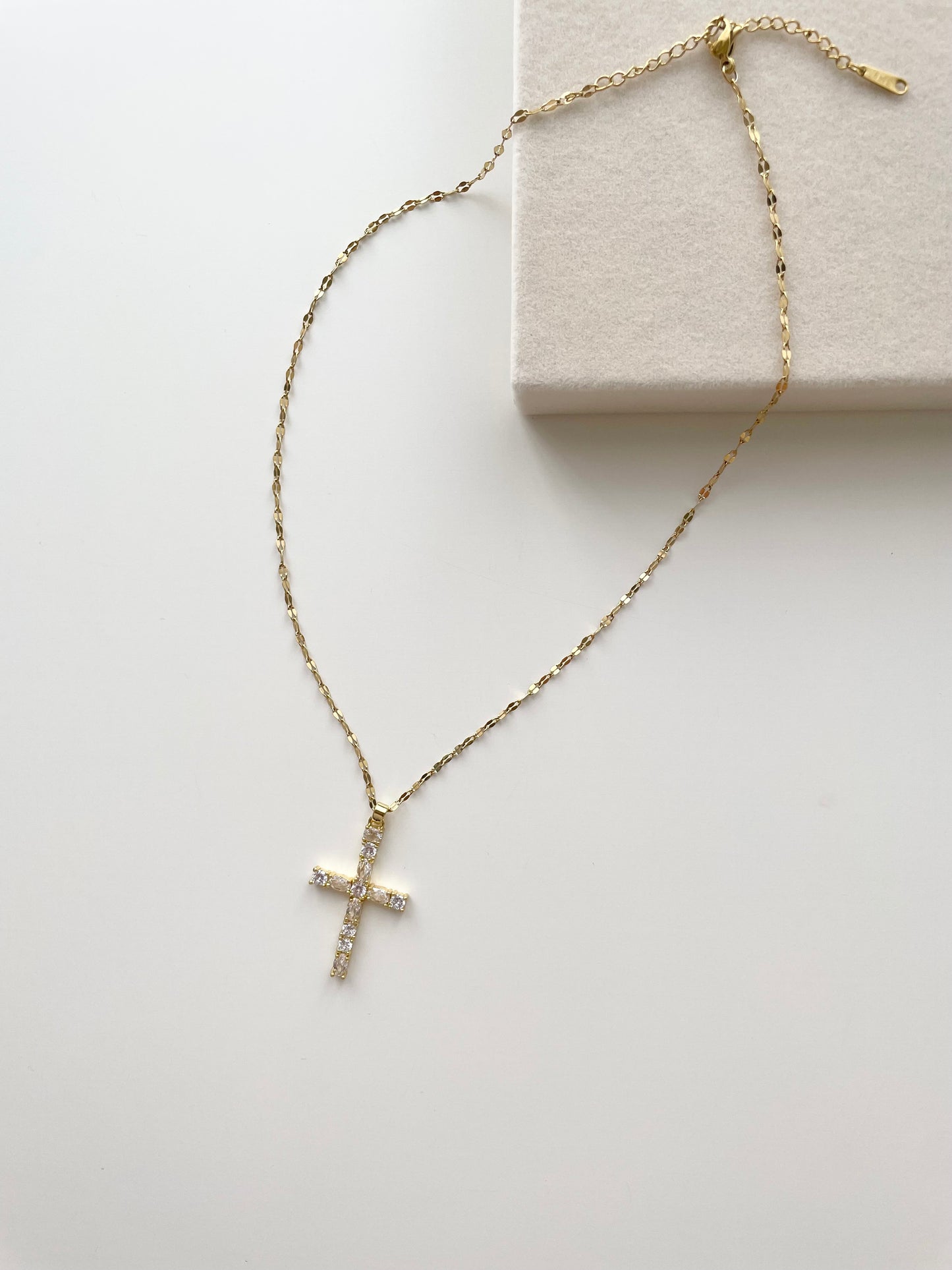 gn761 Cross gem necklace