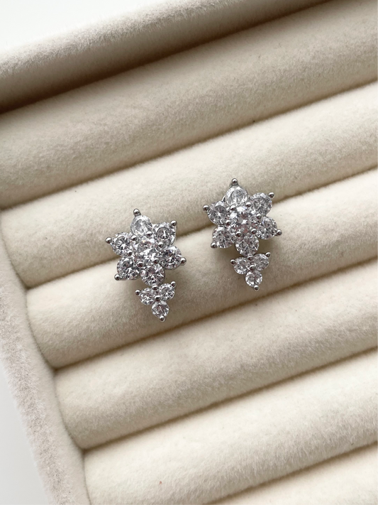 ge1445 Silver rosette stud