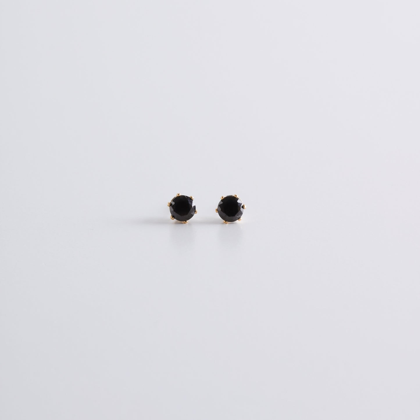 Sabby Black Stud Earrings