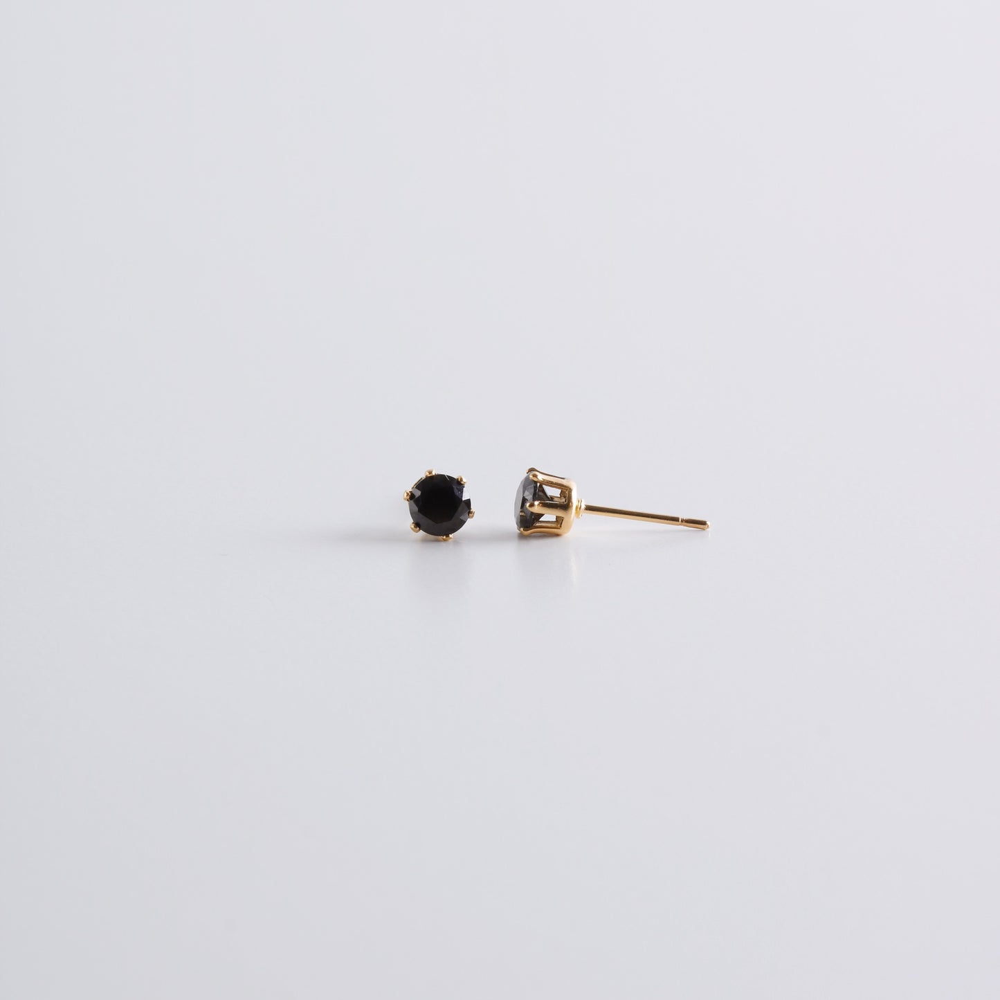 Sabby Black Stud Earrings