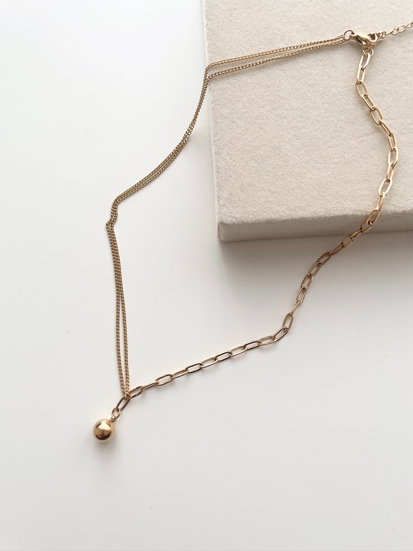 Ball Plain And Paperclip Gold Necklace