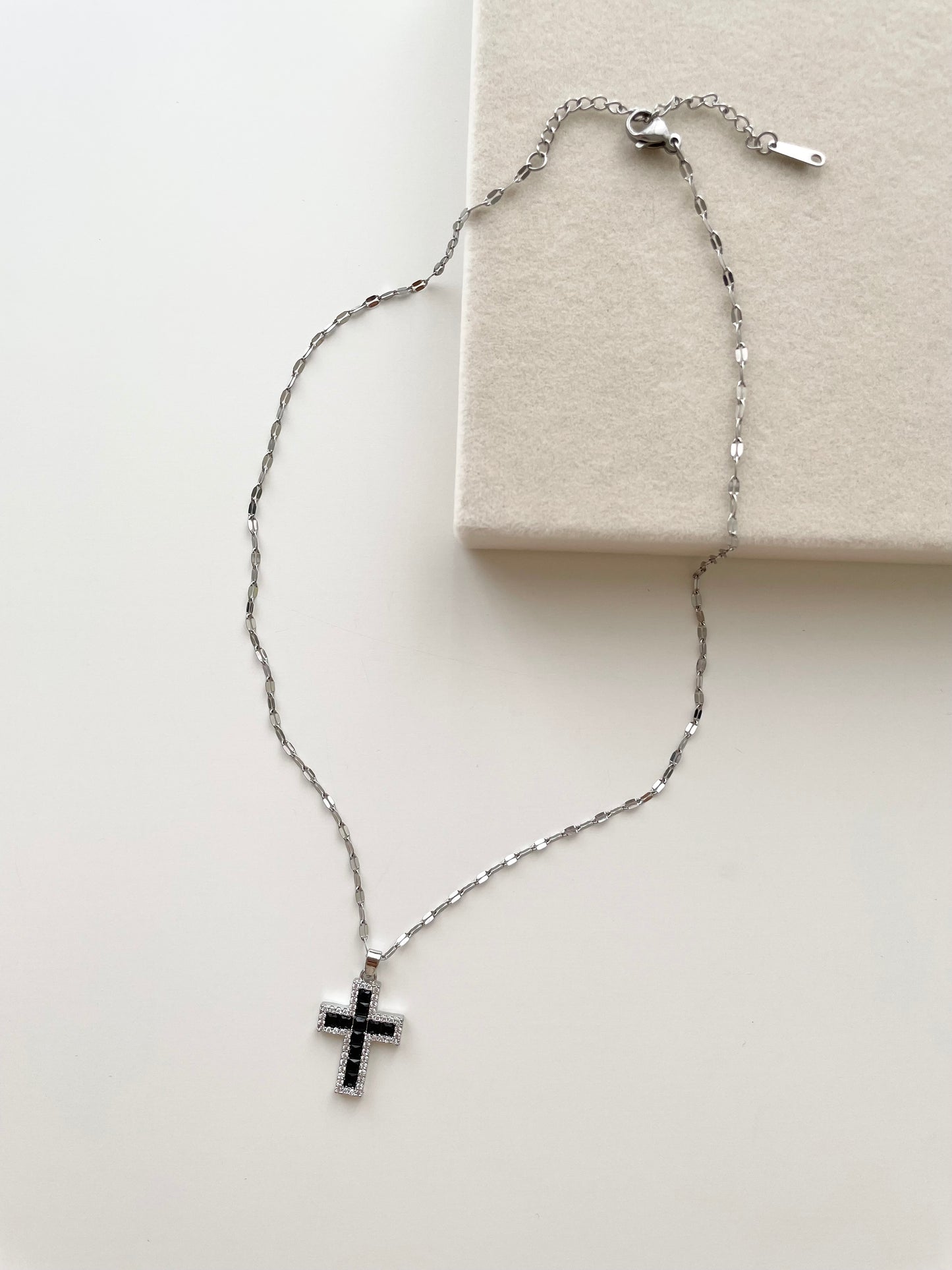 gn760 Black Cross silver necklace